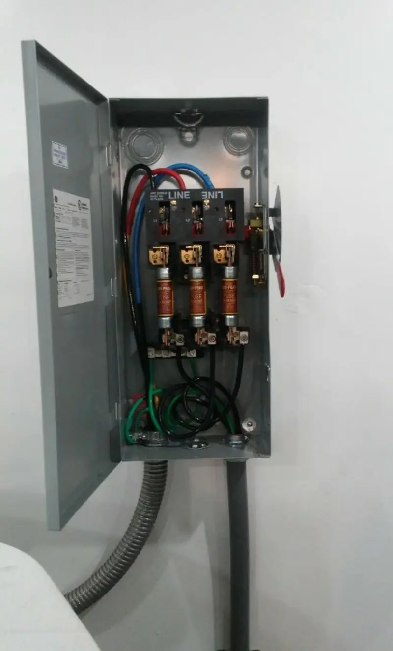 Three-phase disconnect switch installed for Electrical Wiring & Rewiring in Ballinger